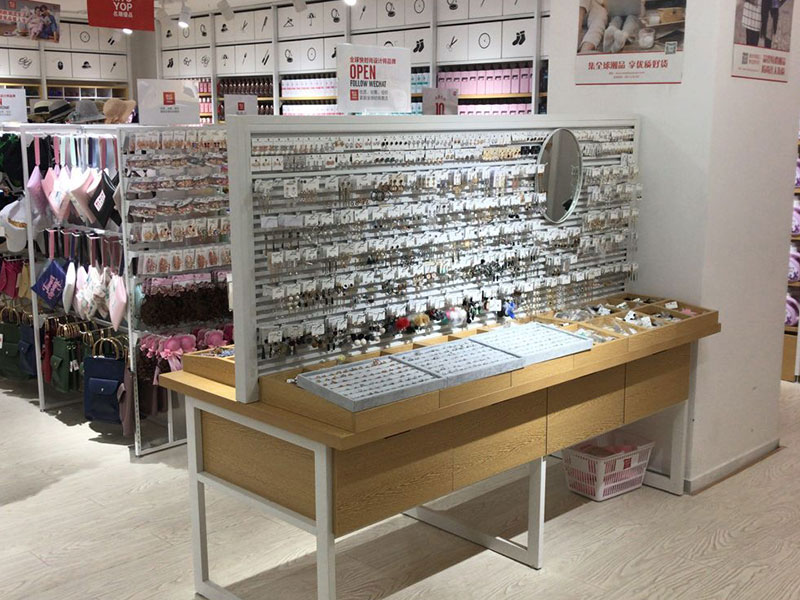 名潮優(yōu)品潮品店