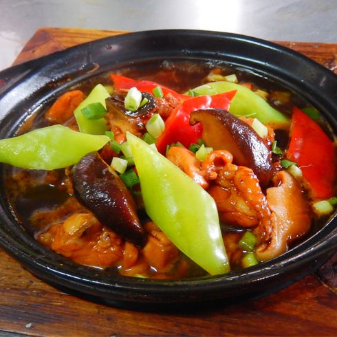 瓦罐香沸小吃快餐-雞腿煲仔飯 
