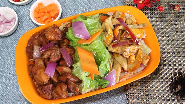小飯桶-魷魚(yú)雞肉雙拼